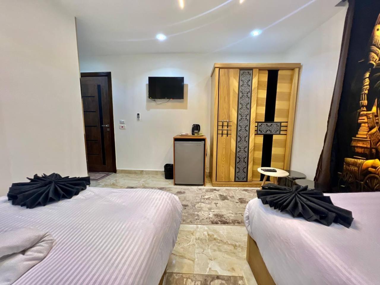 Paradise Pyramids View Appartement *